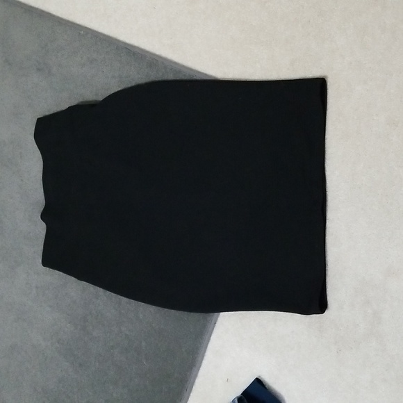Black stretch skirt - Picture 1 of 4